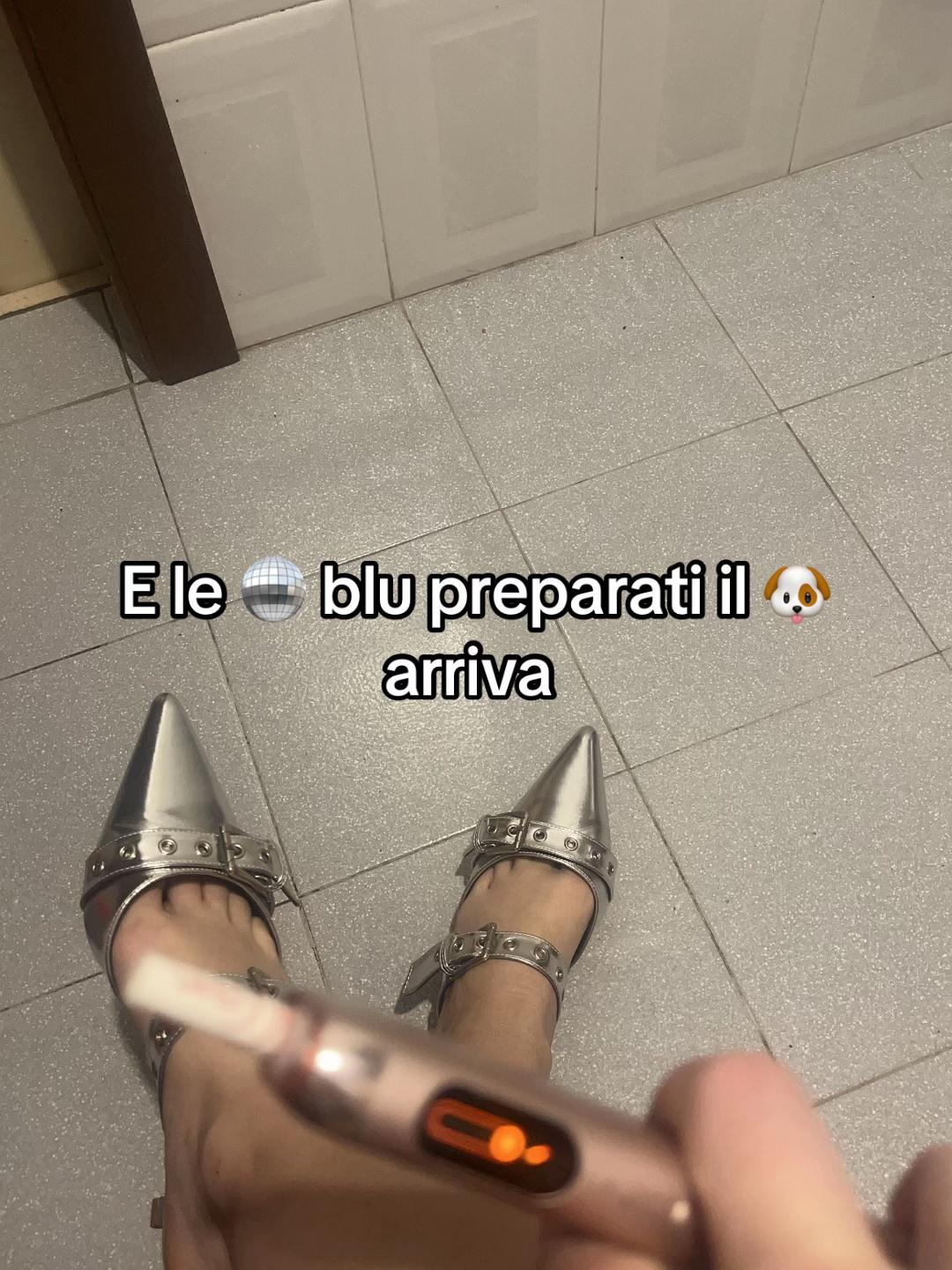 @la_dea_locaa_etornata