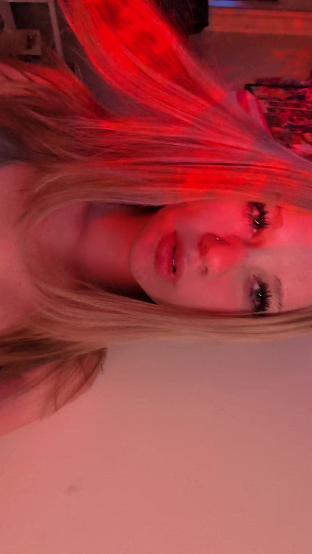 @ellaa🕸️