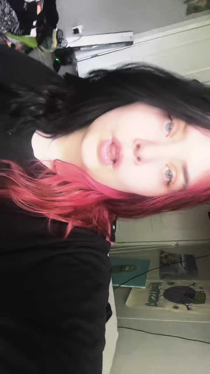 @WeepingRecluse🕷️