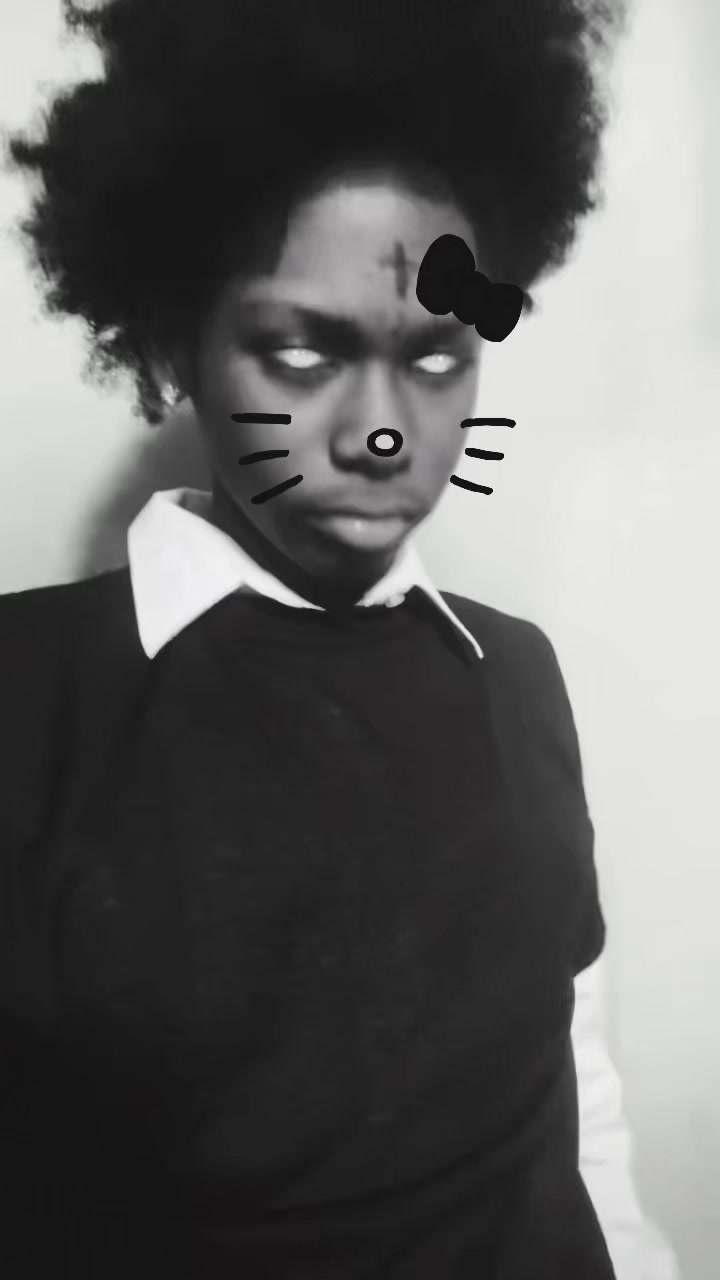 @𝓩𝖔𝖒𝖇𝖎𝖊🧟&zwj;♀️