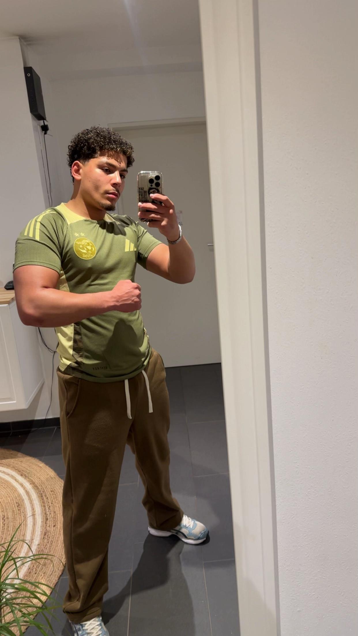 @𝕾𝖔𝖚𝖋𝖎𝖆𝖓𝖊🇩🇿