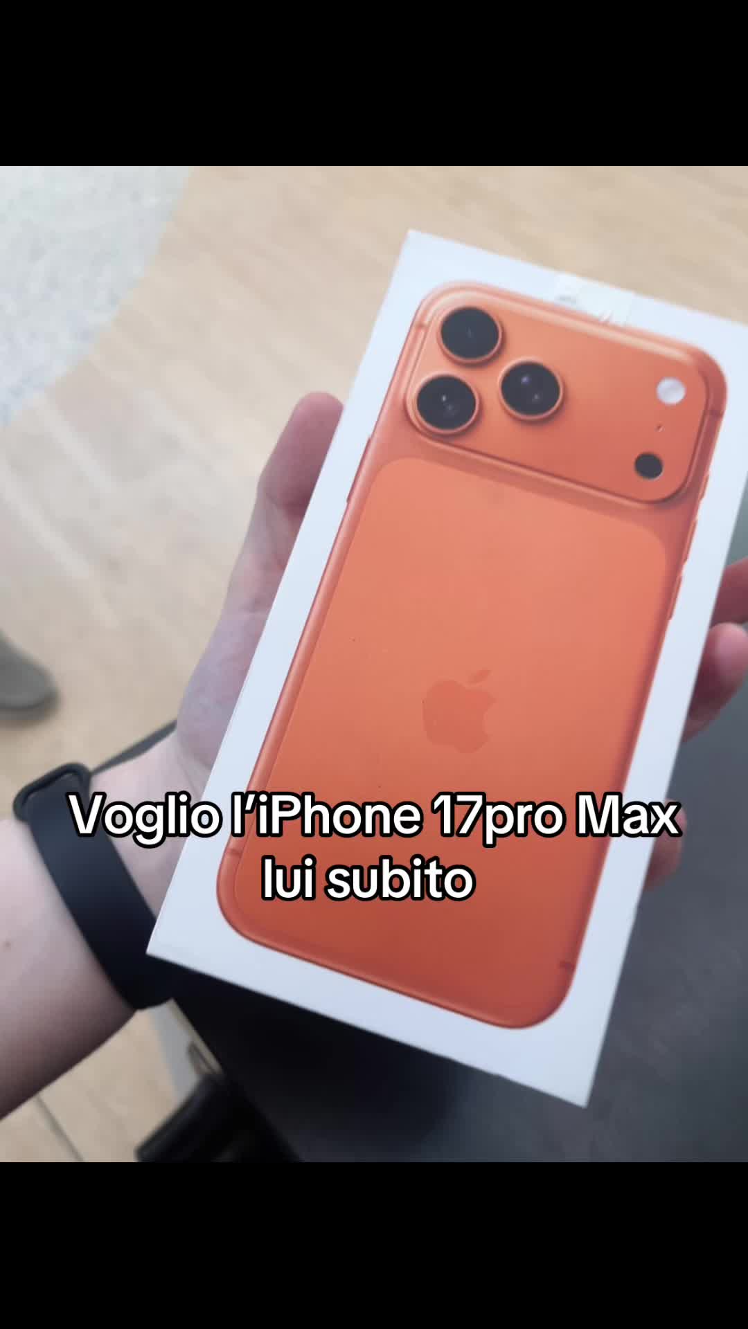 @la_dea_locaa_etornata