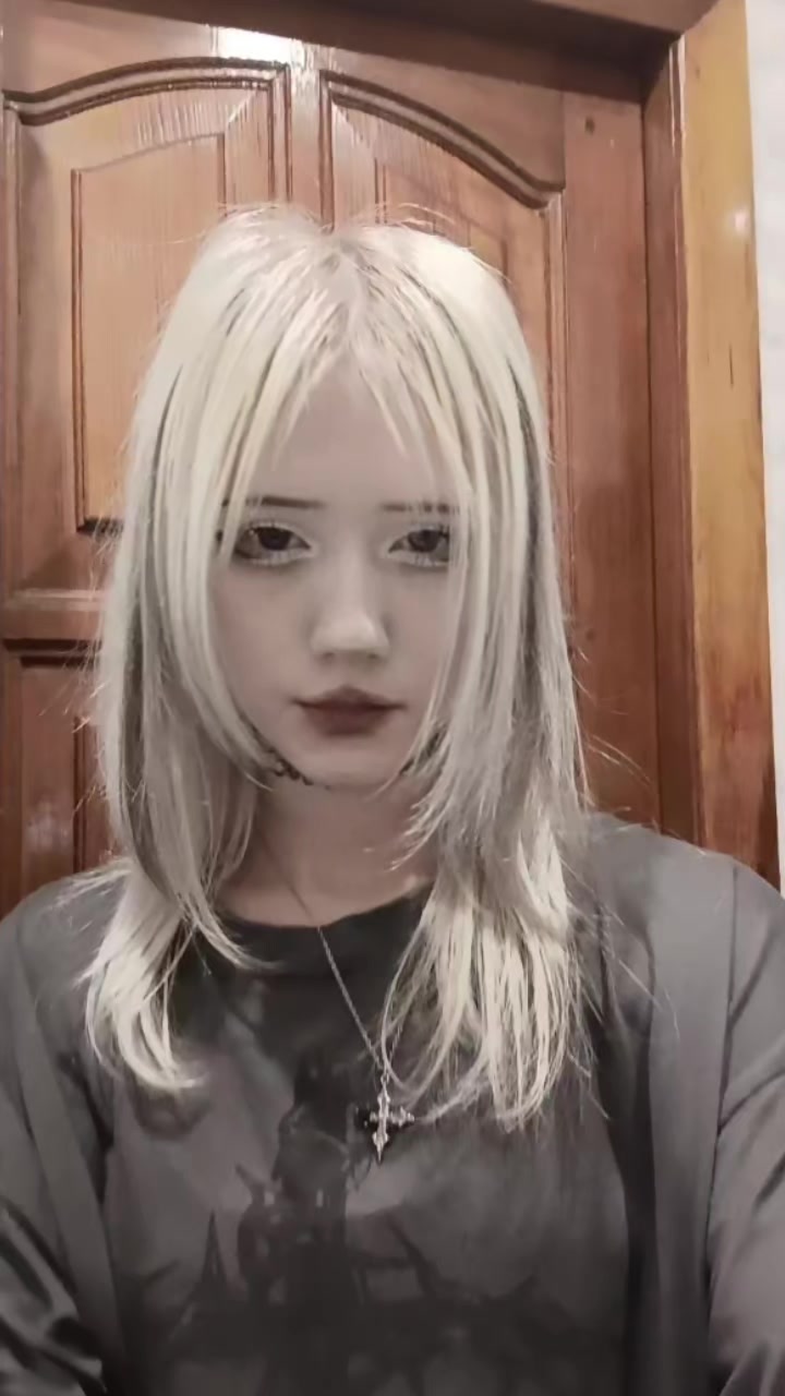 @✧･ﾟ: *✧･ﾟ:*