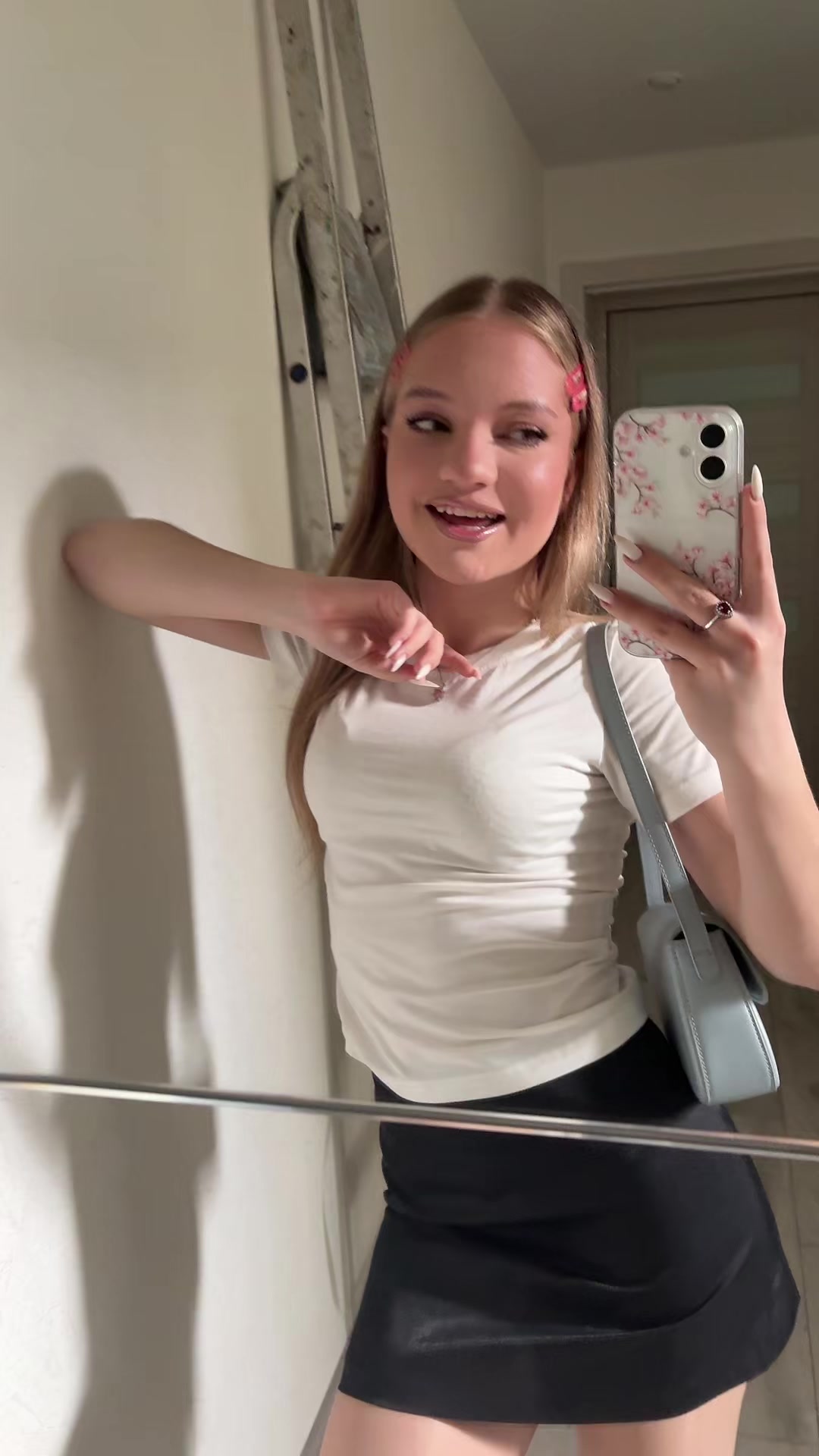 @v1shny