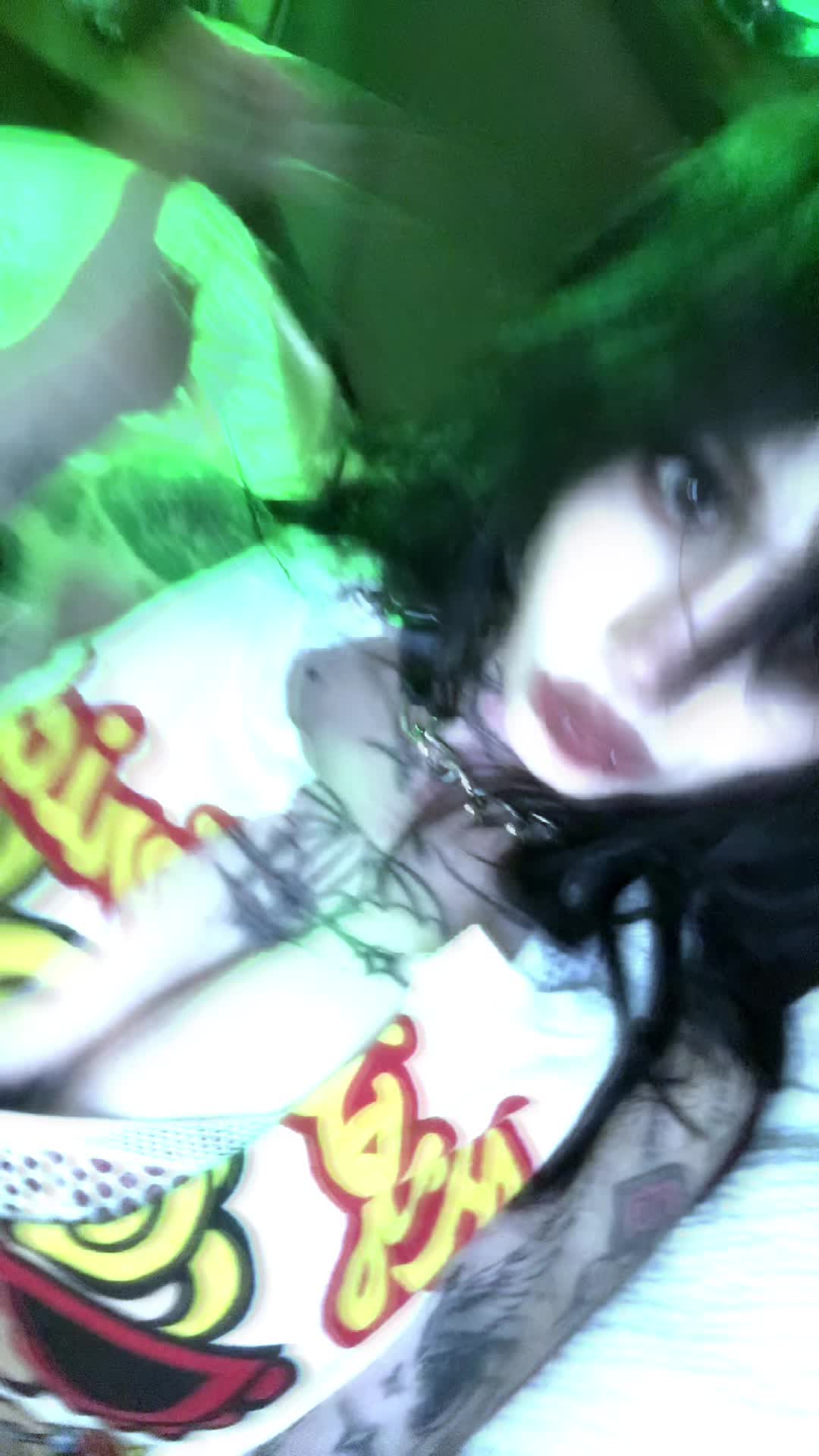 @zommmbri