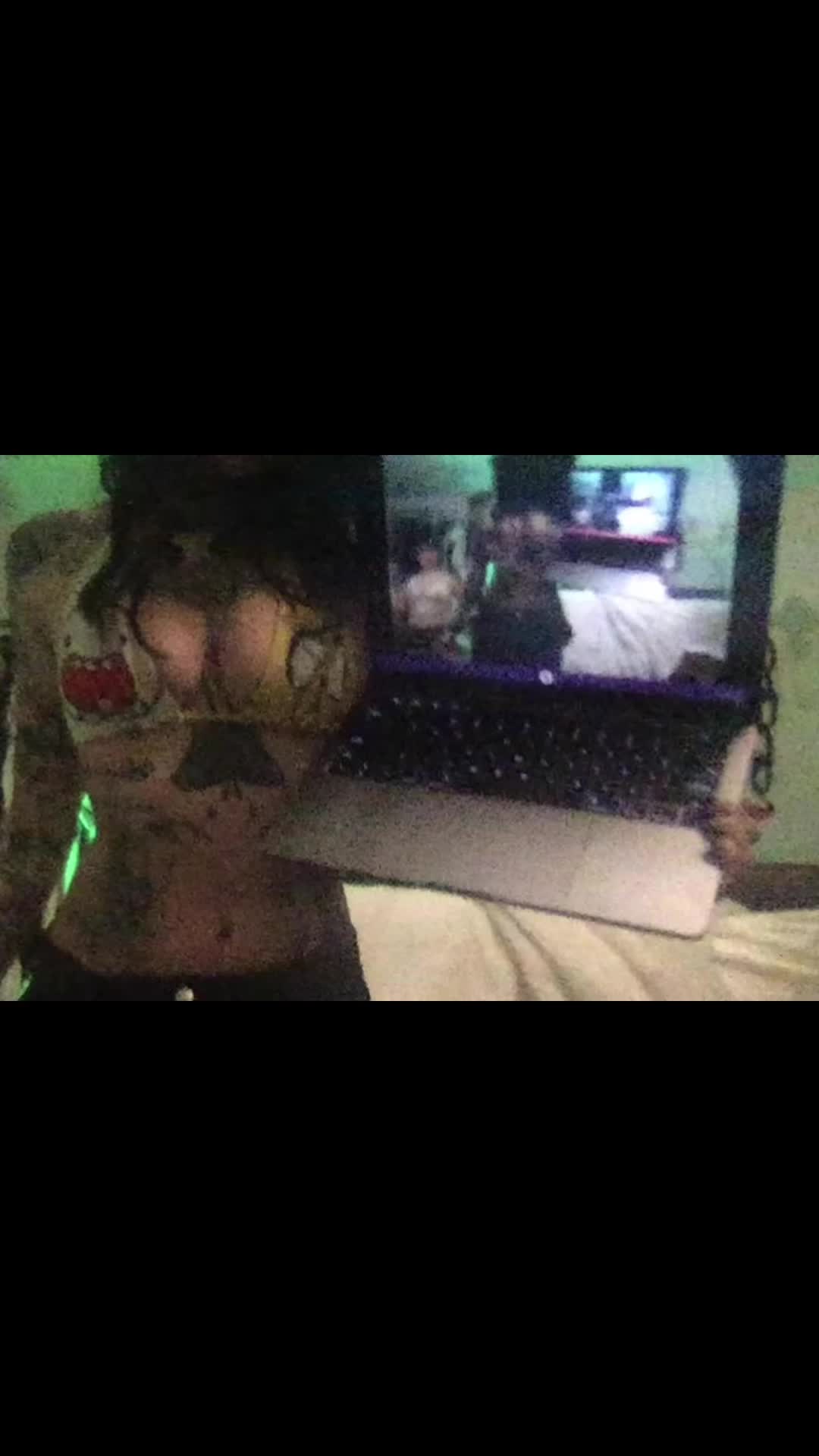 @zommmbri