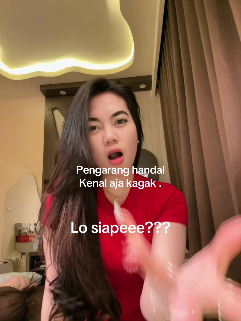 @AGNESSTANIA