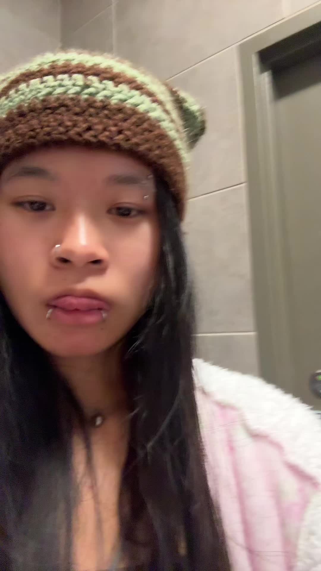@￼
