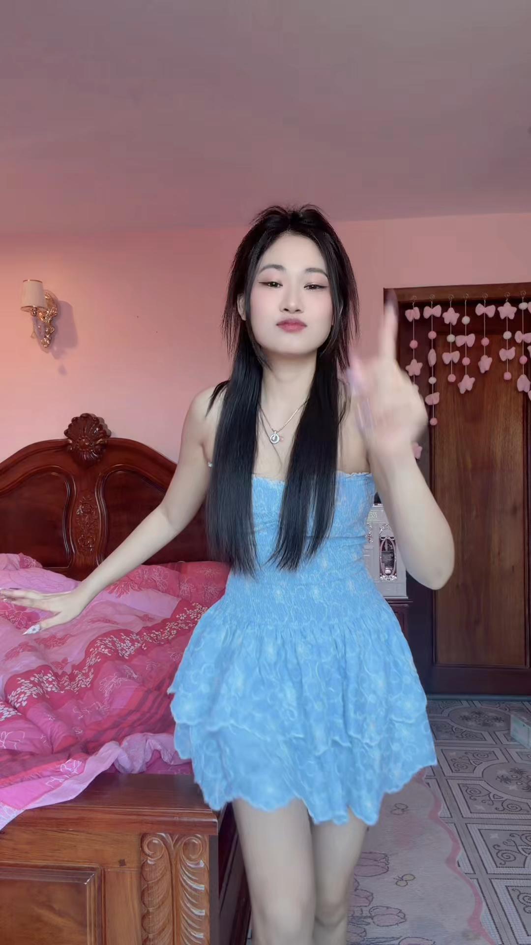 @Moniroth🐼
