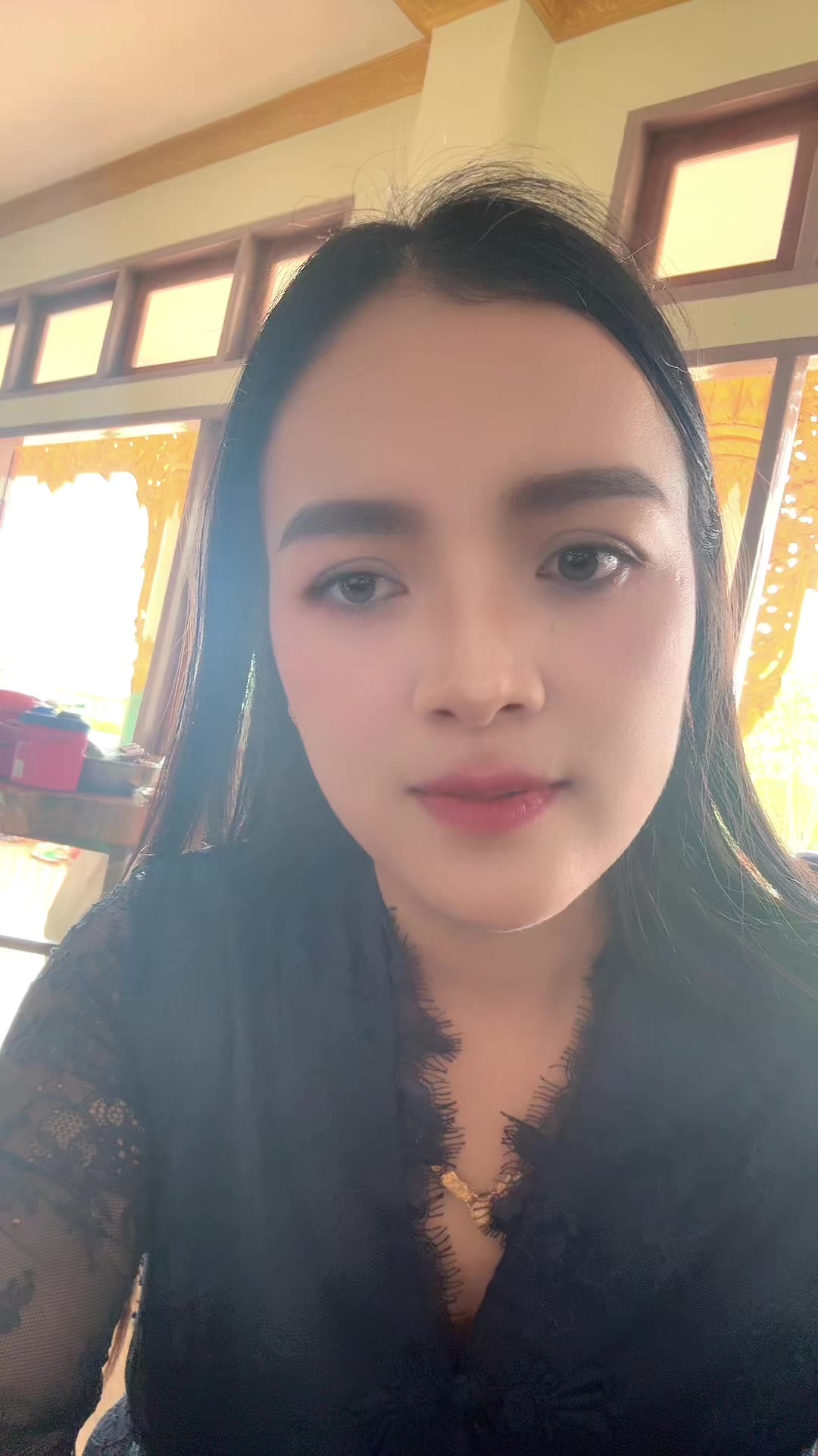 @👩&zwj;🦱