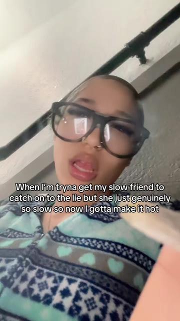 @Lady eater👩🏻&zwj;❤️&zwj;💋&zwj;👩🏽
