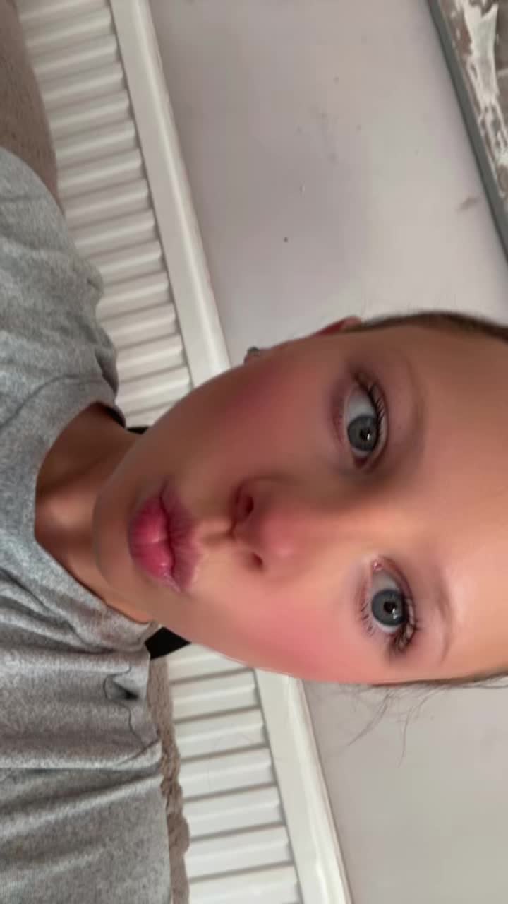 @amelia12
