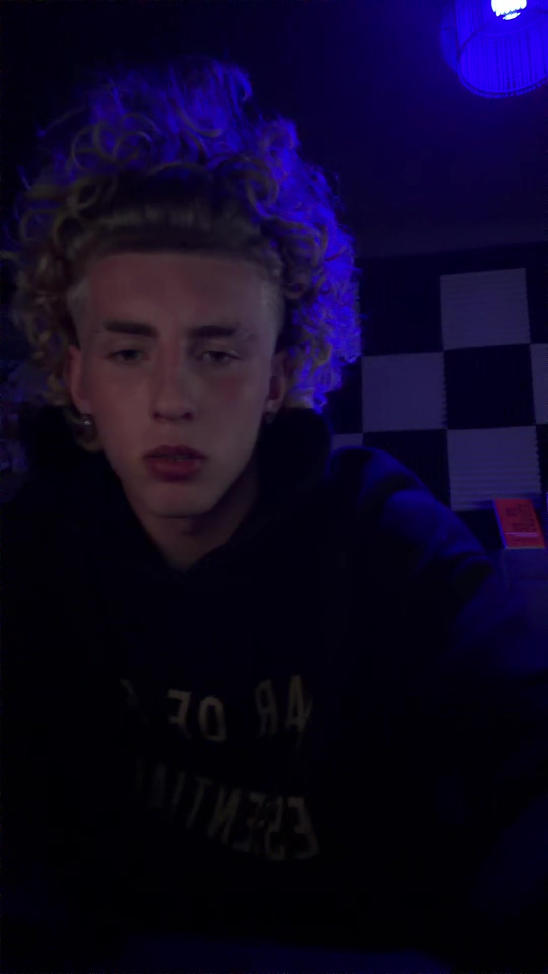 @whiteboi👨🏼&zwj;🦱