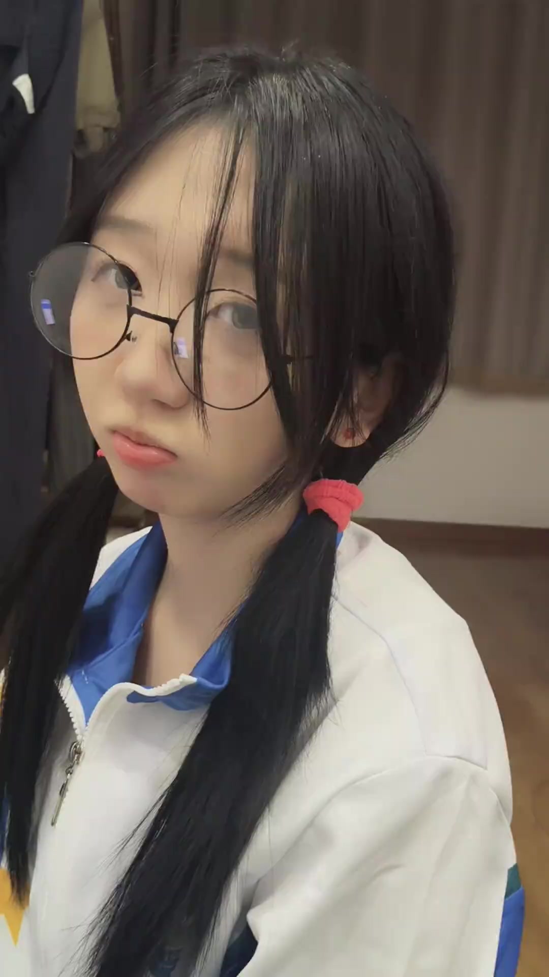 @明越