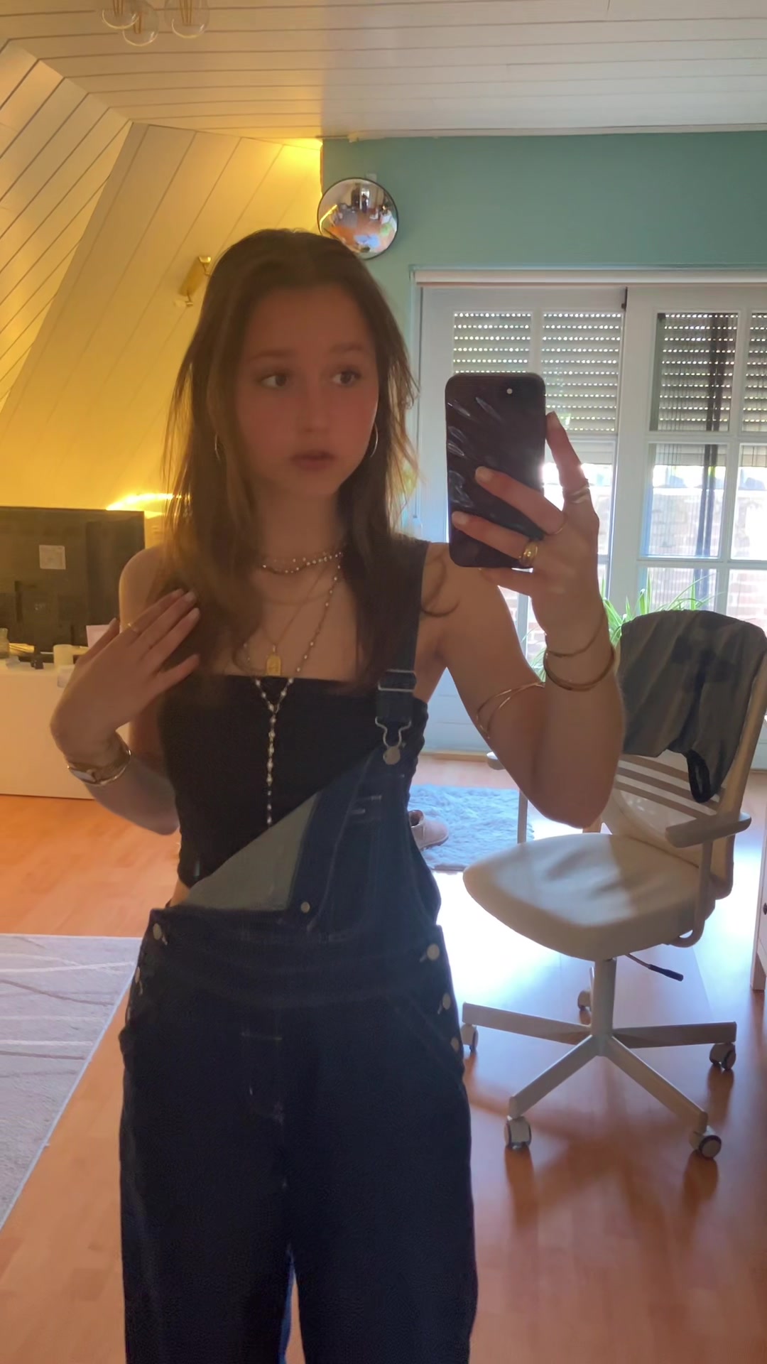 @𝒮