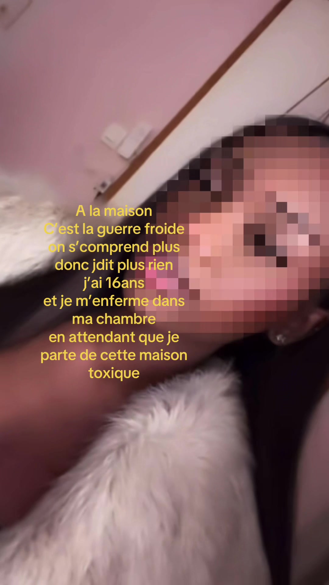 @ᥫ᭡.