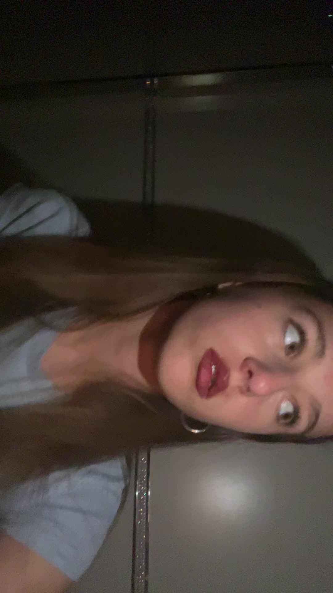 @Laraaa