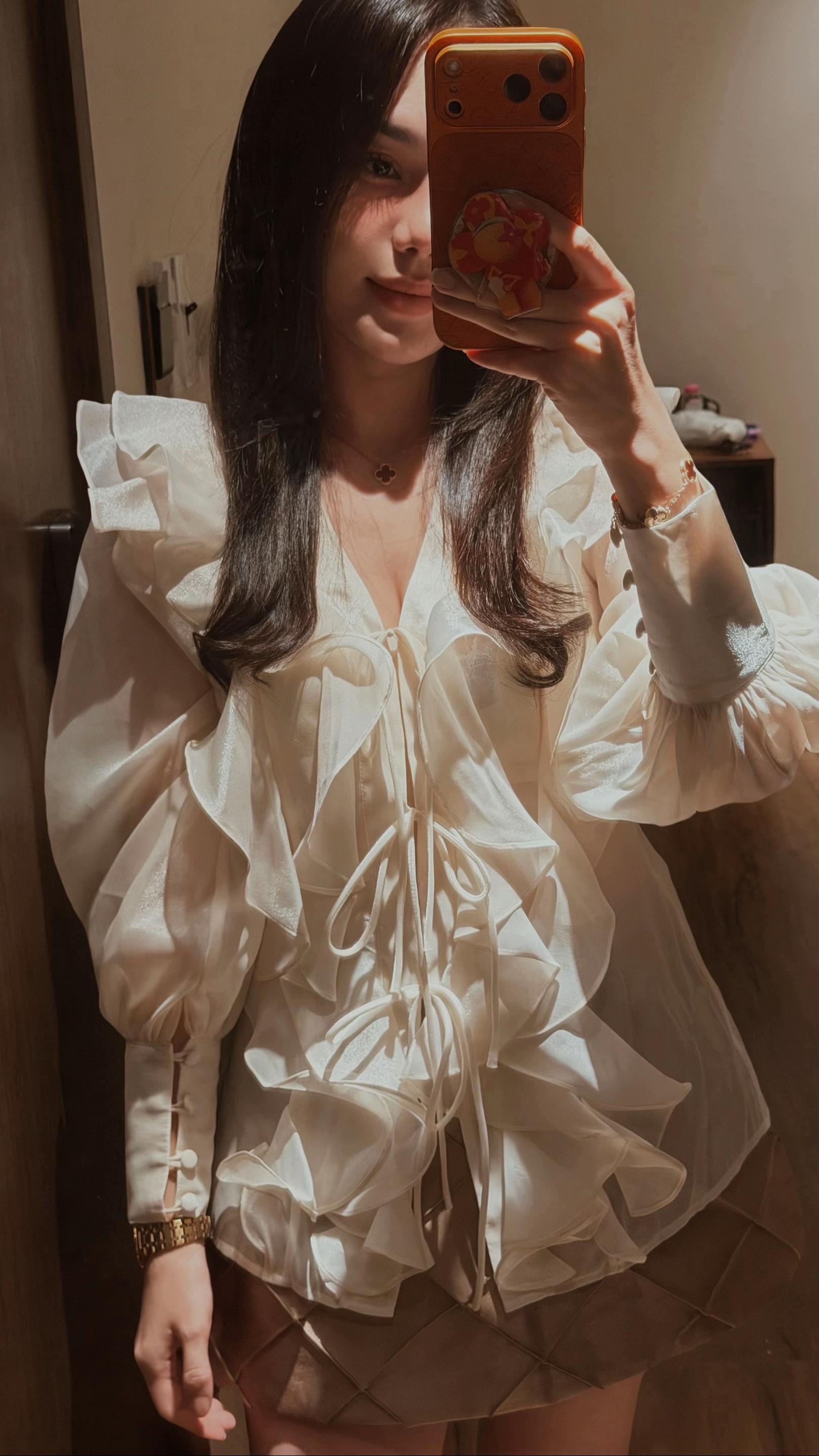 @Đ&agrave;m Ngọc Huyền