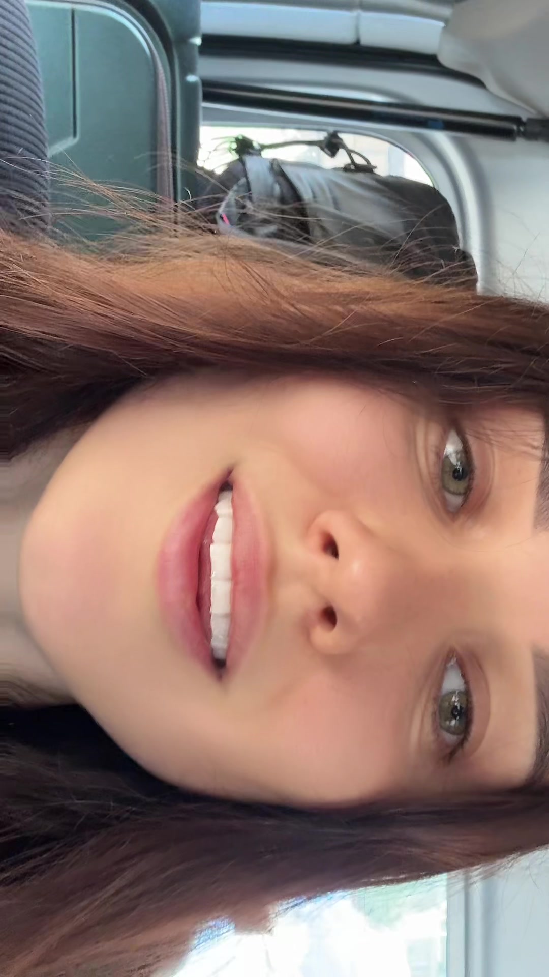@Elli