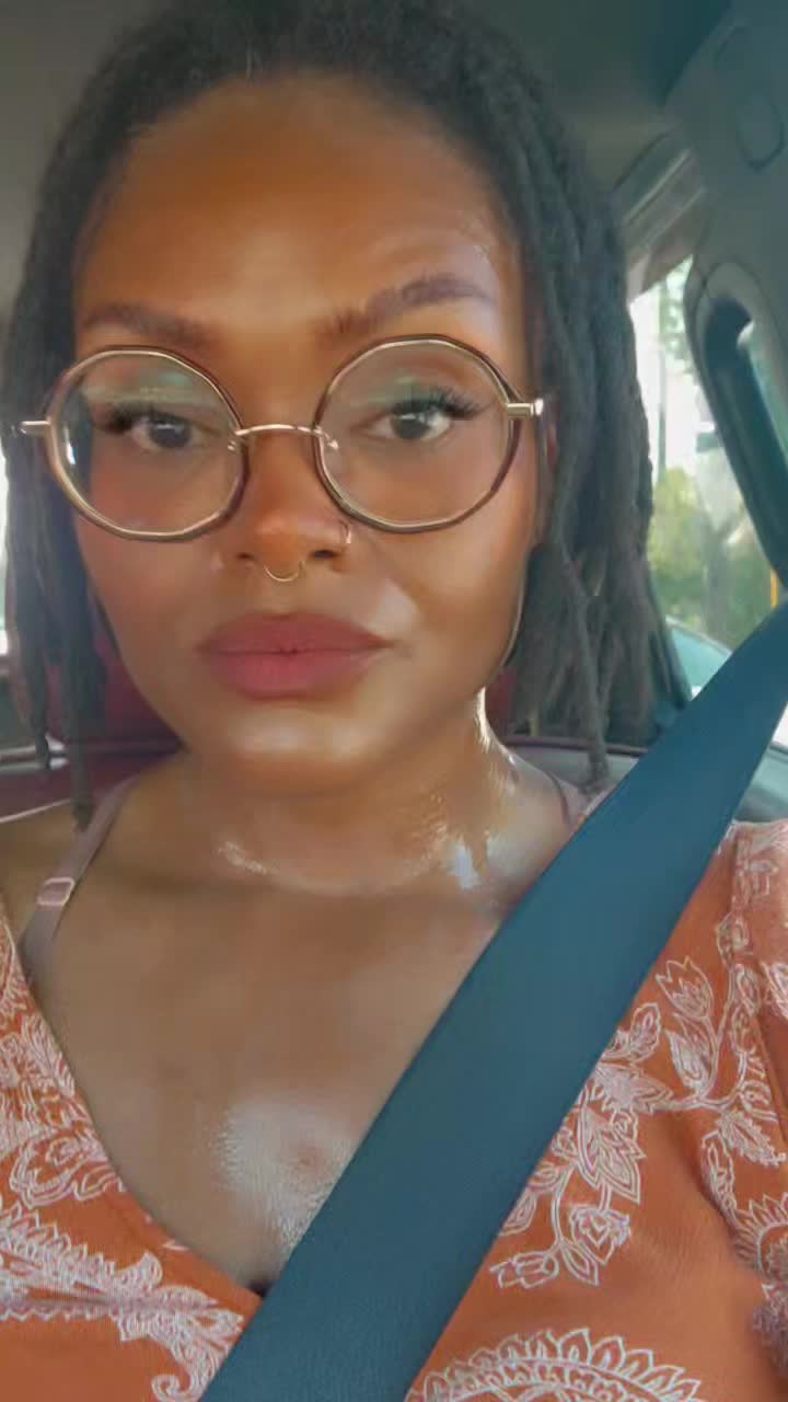 @FourEyedHoneyB