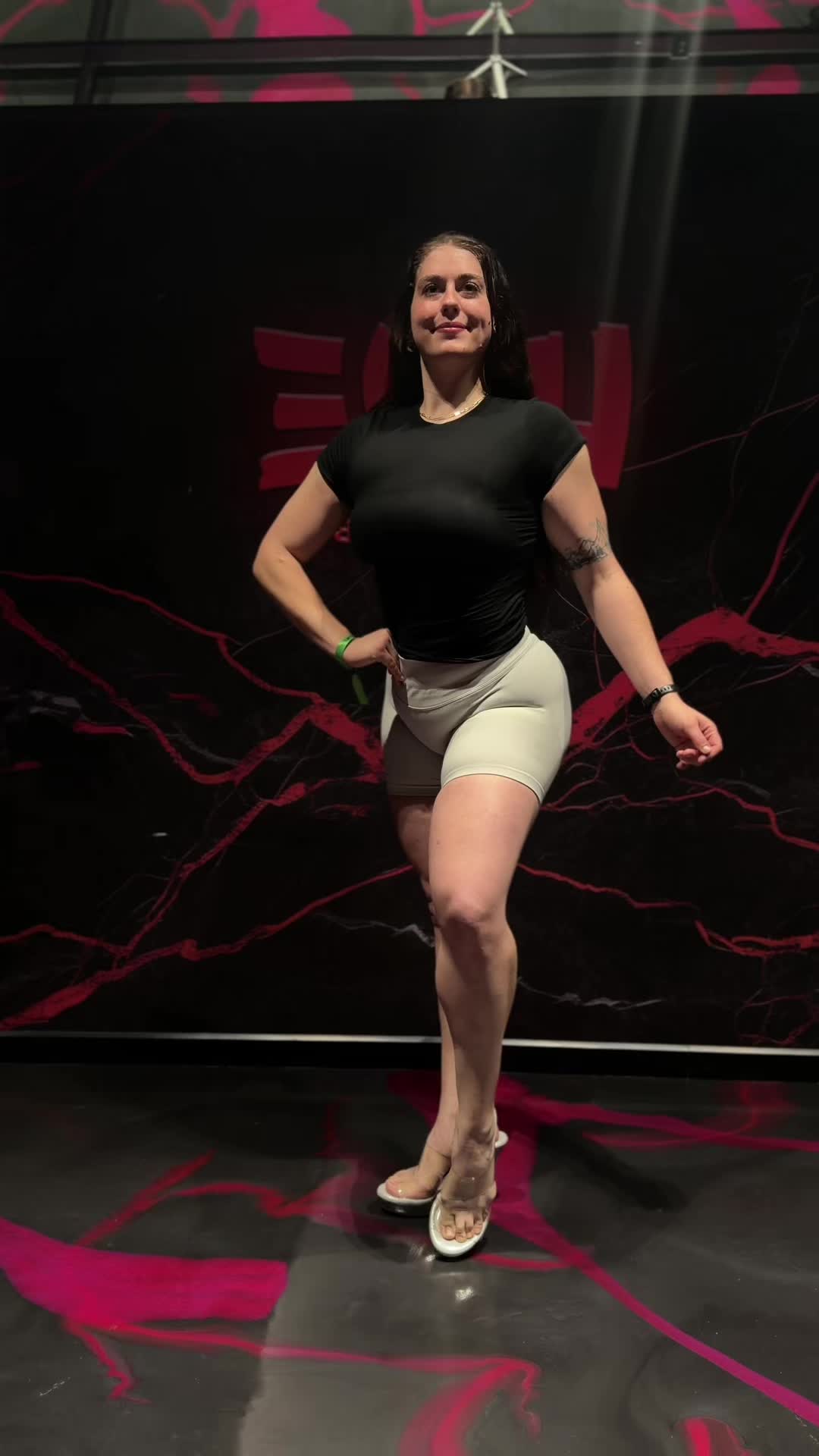 @Meganlifts.az