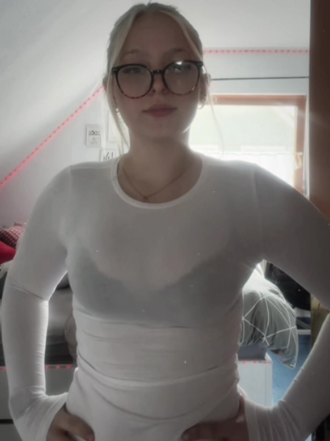 @𝐟𝐫𝐚𝐧𝐳𝐢