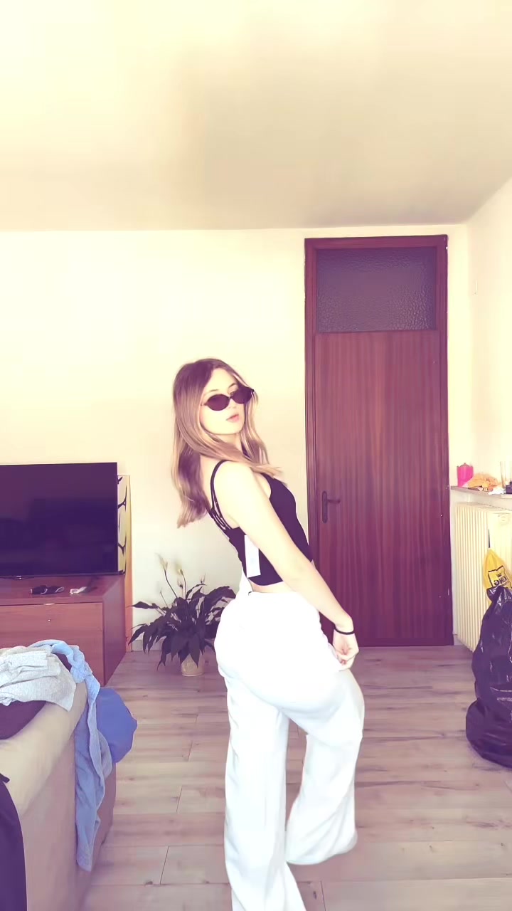 @𝑎𝑙𝑒𝑠𝑠𝑖𝑎