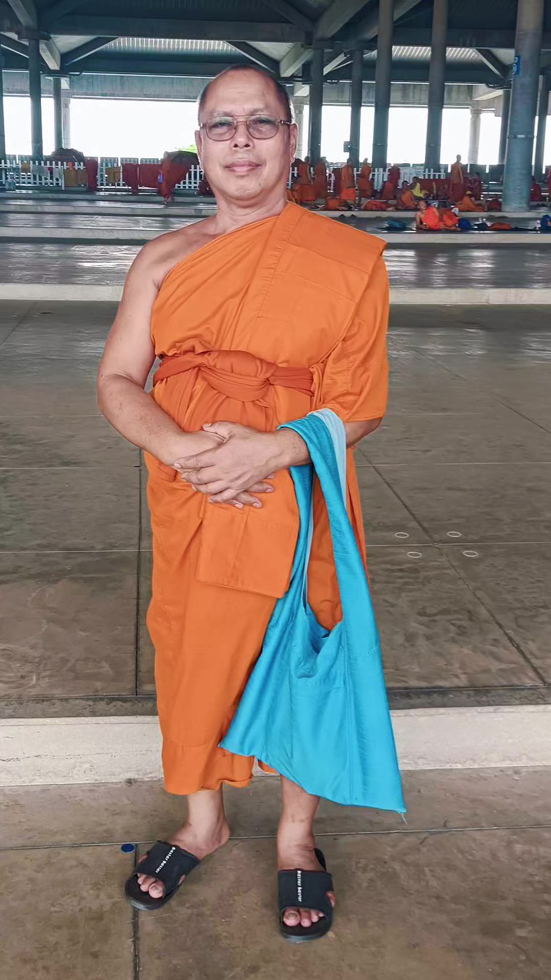 @"แสงสว่าง เสมอด้วยปัญญาไม่มี"
