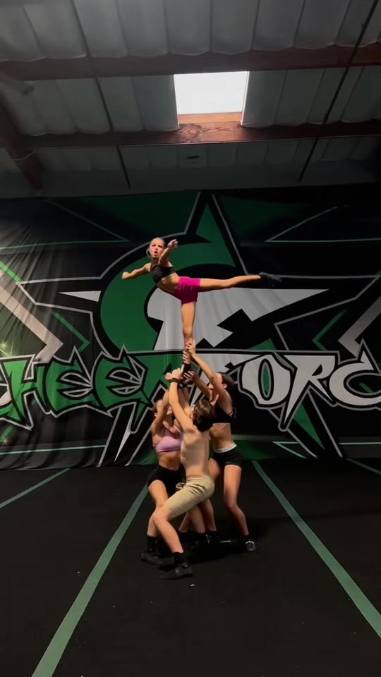 @rileyclagett.cheer