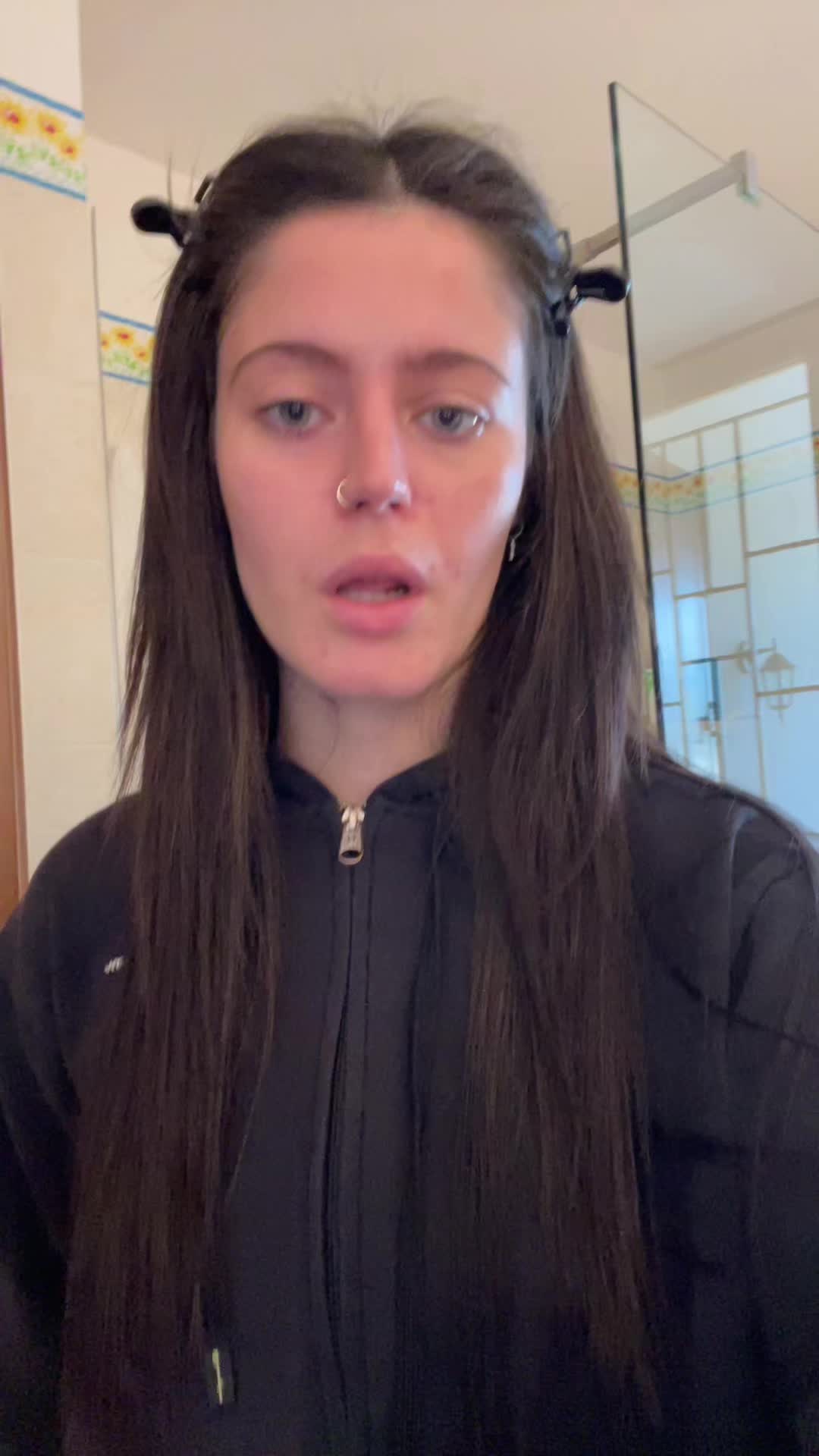 @Visvalery00