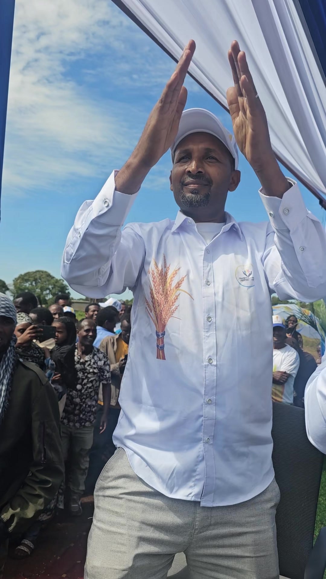@h&auml;r&iuml;s k&auml; p&auml;r&iuml;s🇫🇷 🇪🇹❤️✌️