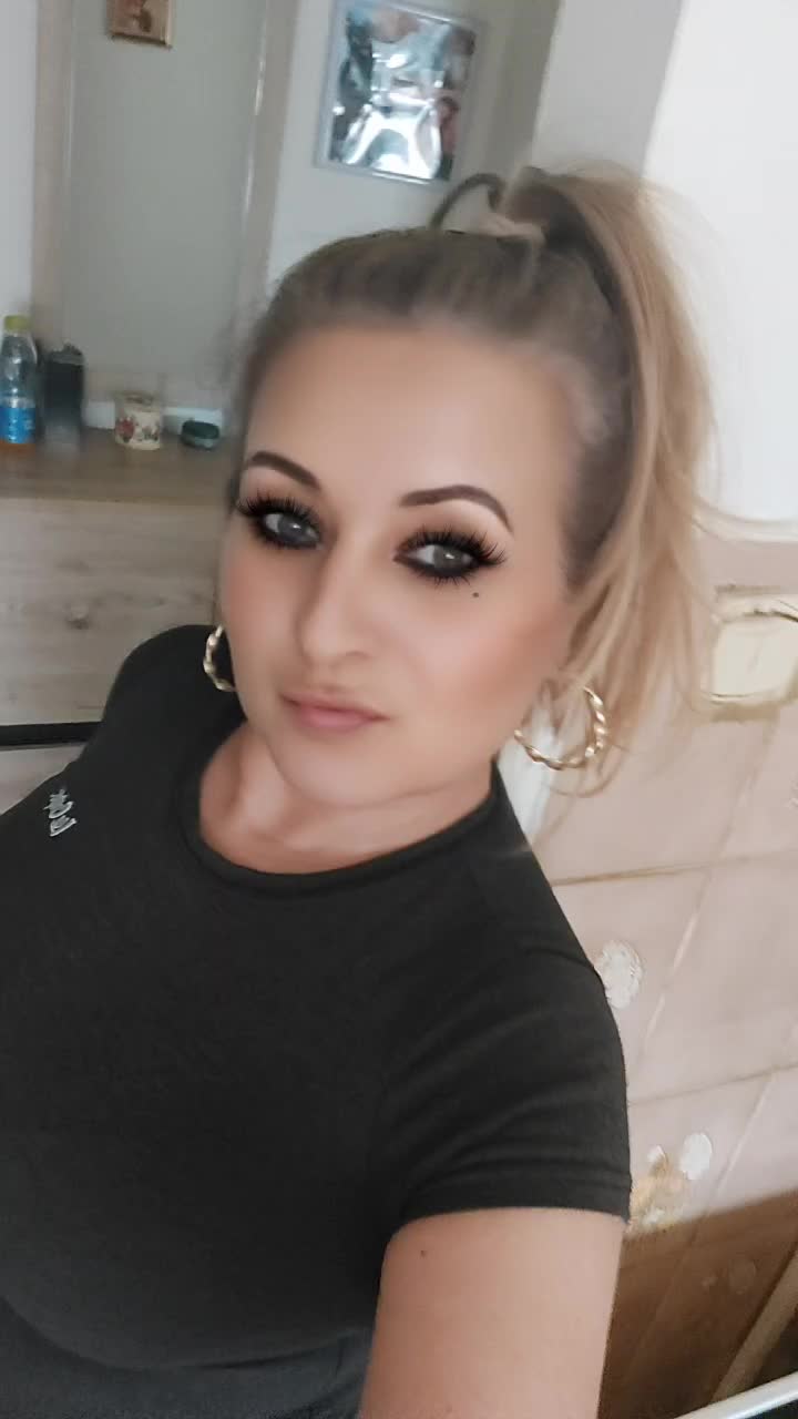 @Krisztina Kov&aacute;cs