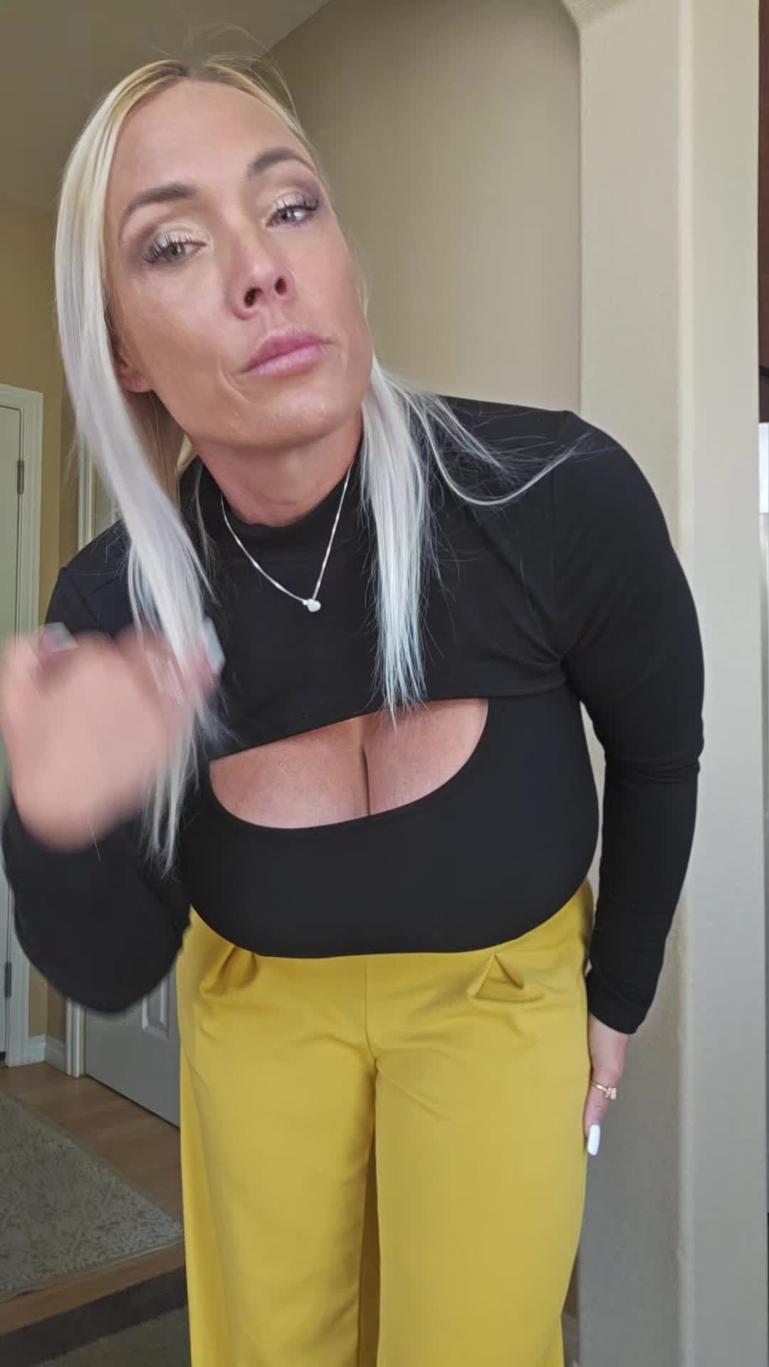 @Mia