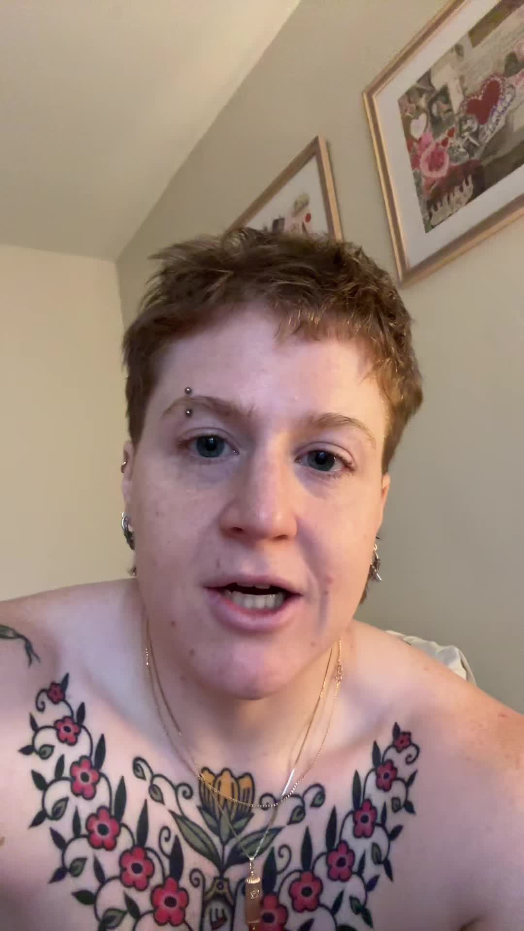 @lesbianlifts