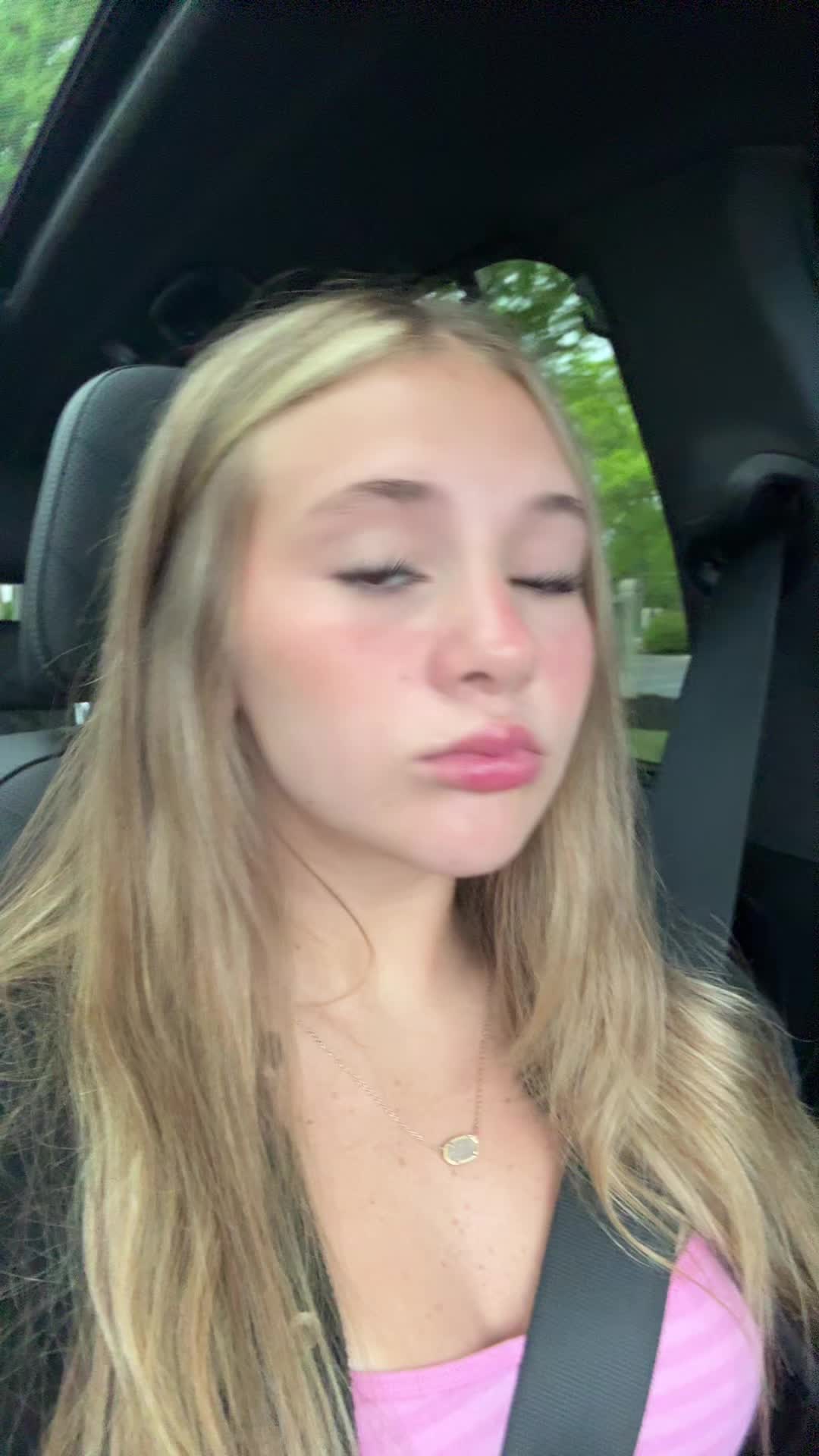 @￼