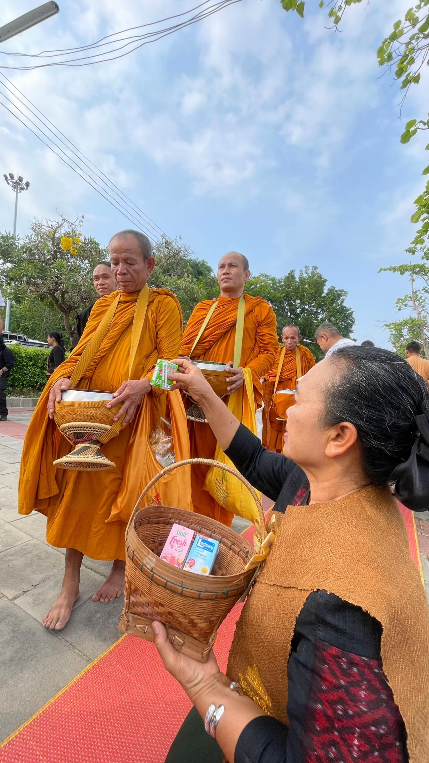 @ทองจันทร์ ศรีสุธรรม