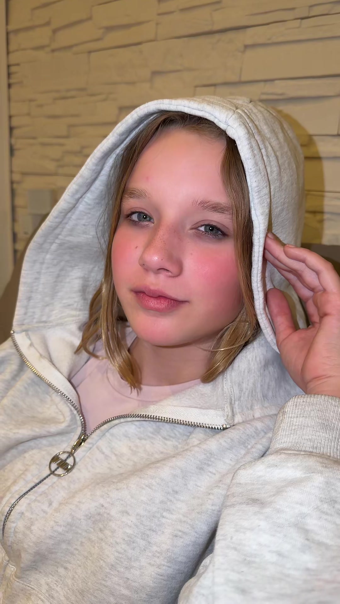 @Alyssa_and_Family