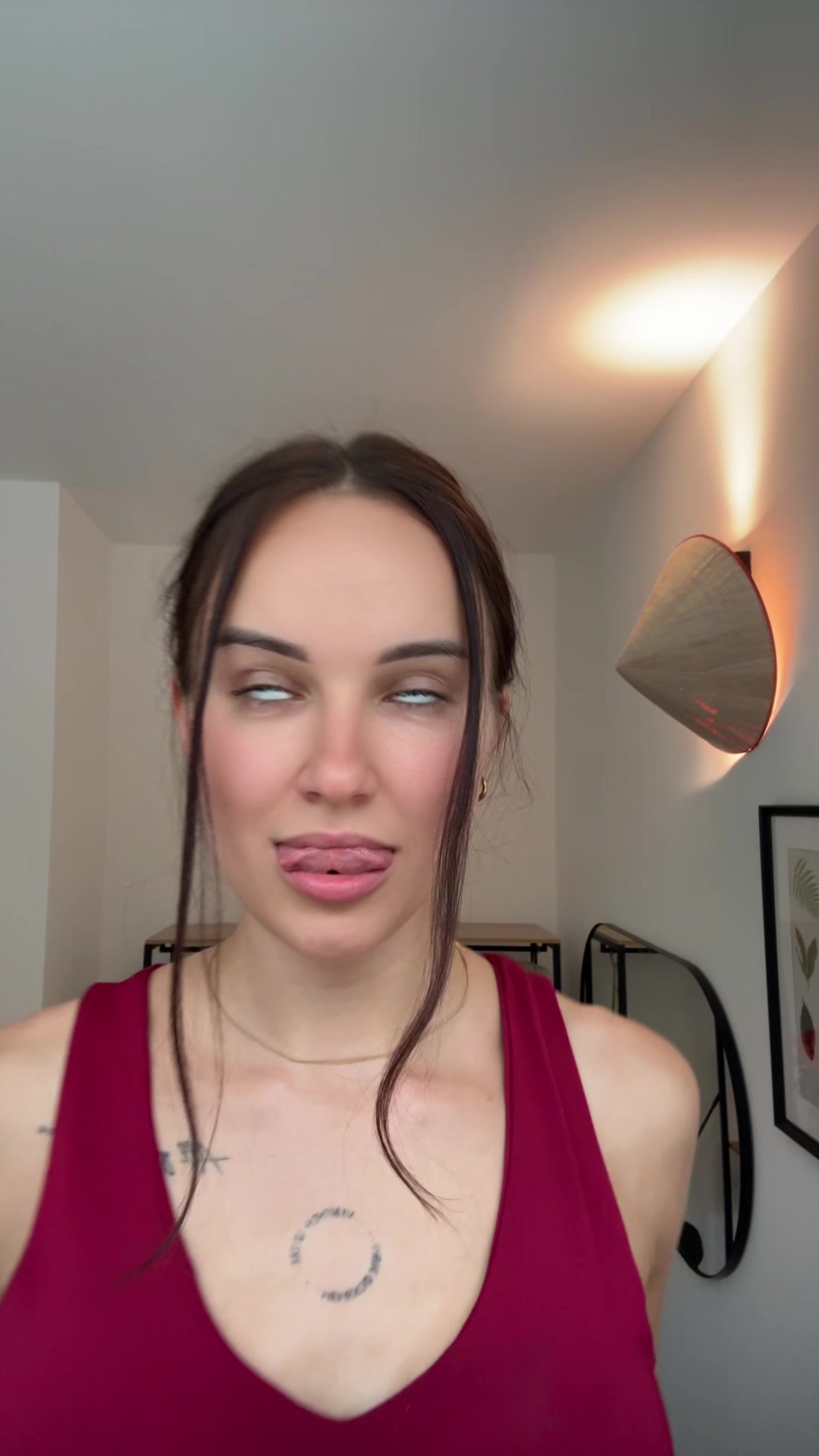 @Elli