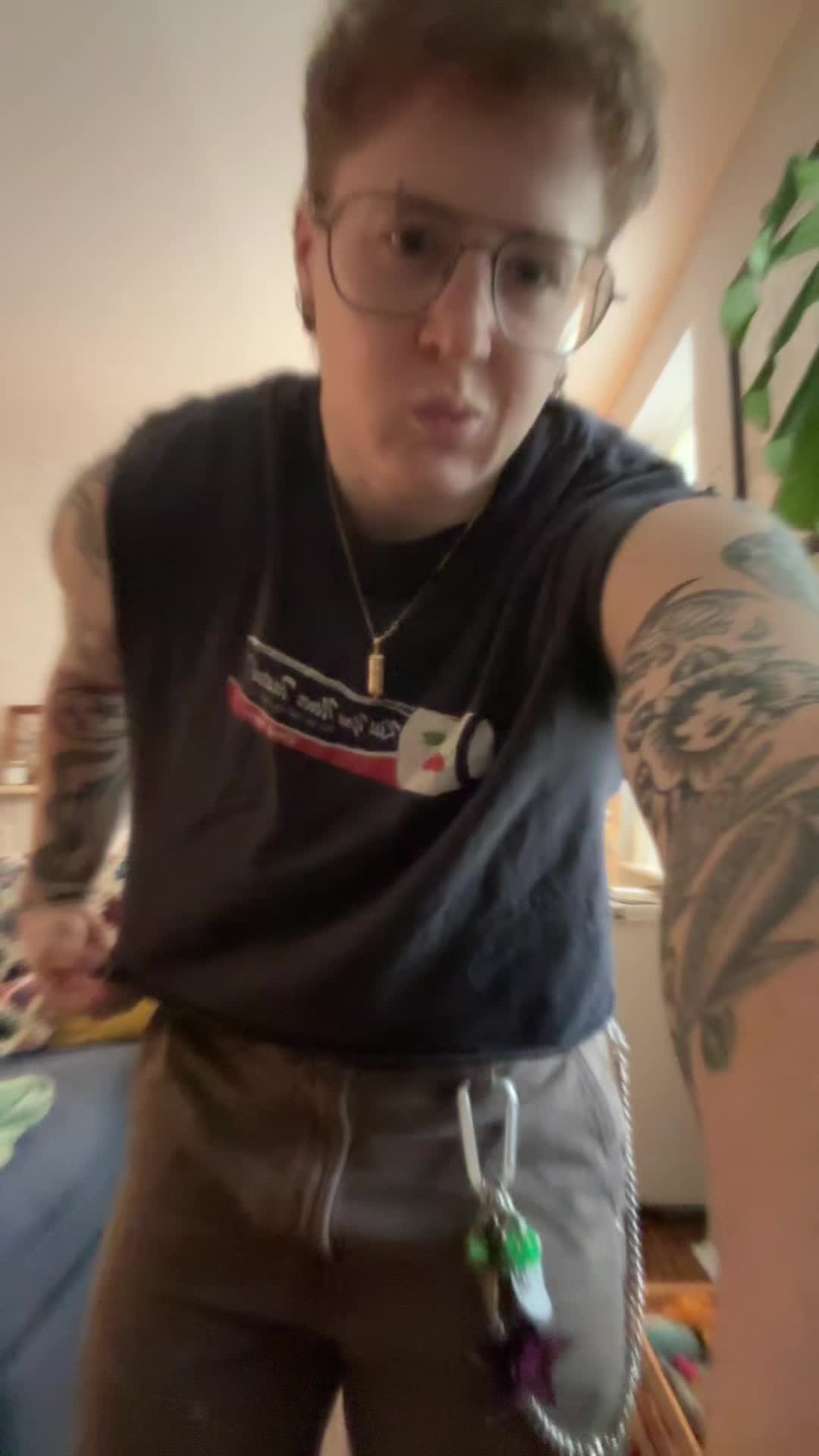 @lesbianlifts