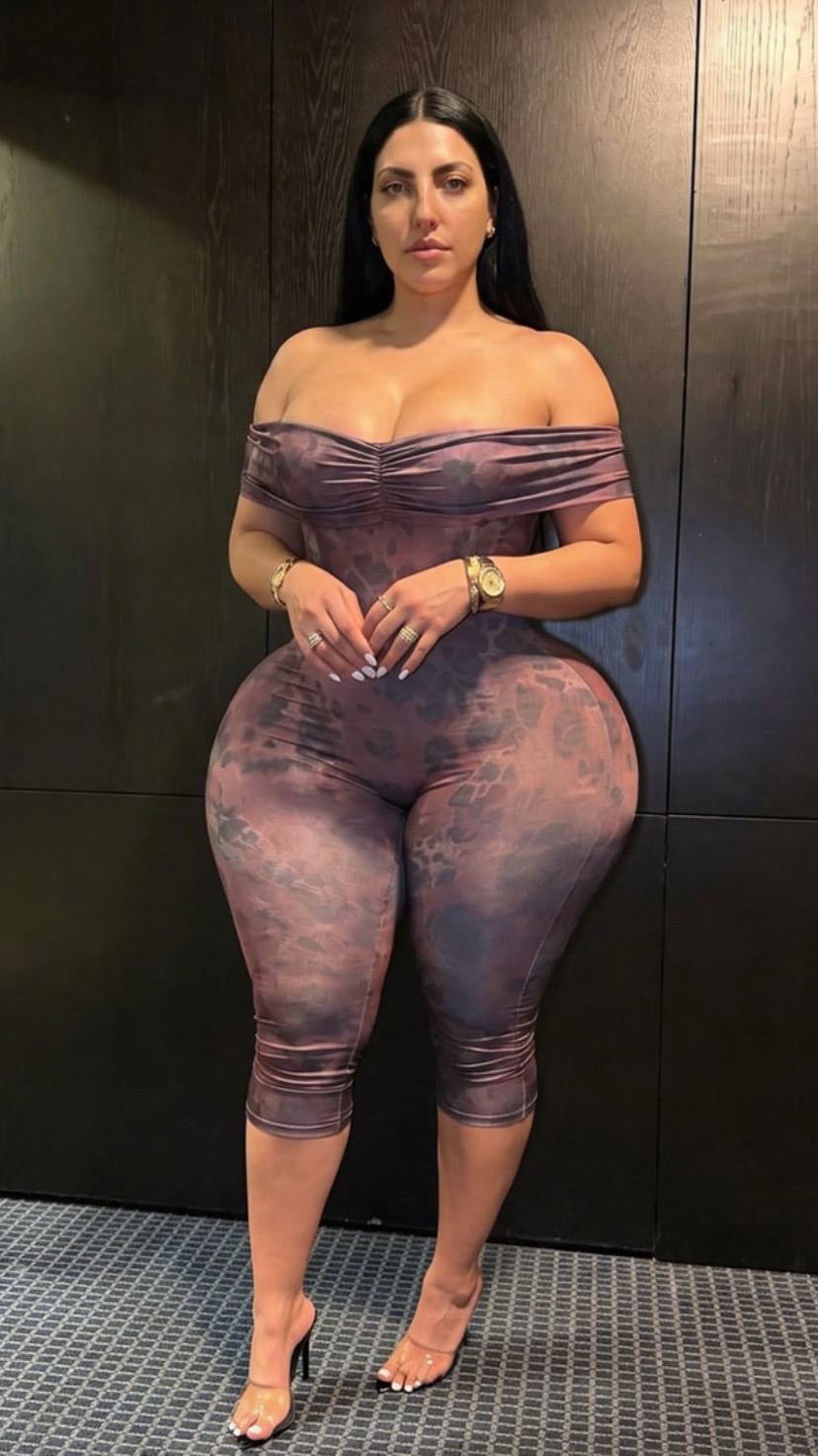 @jasmineiscurvvy