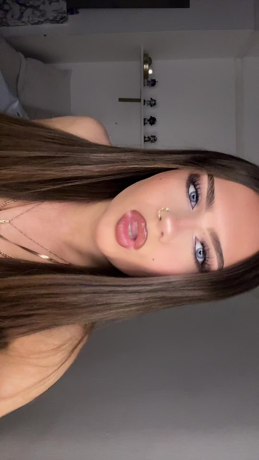 @ameliadeeekin