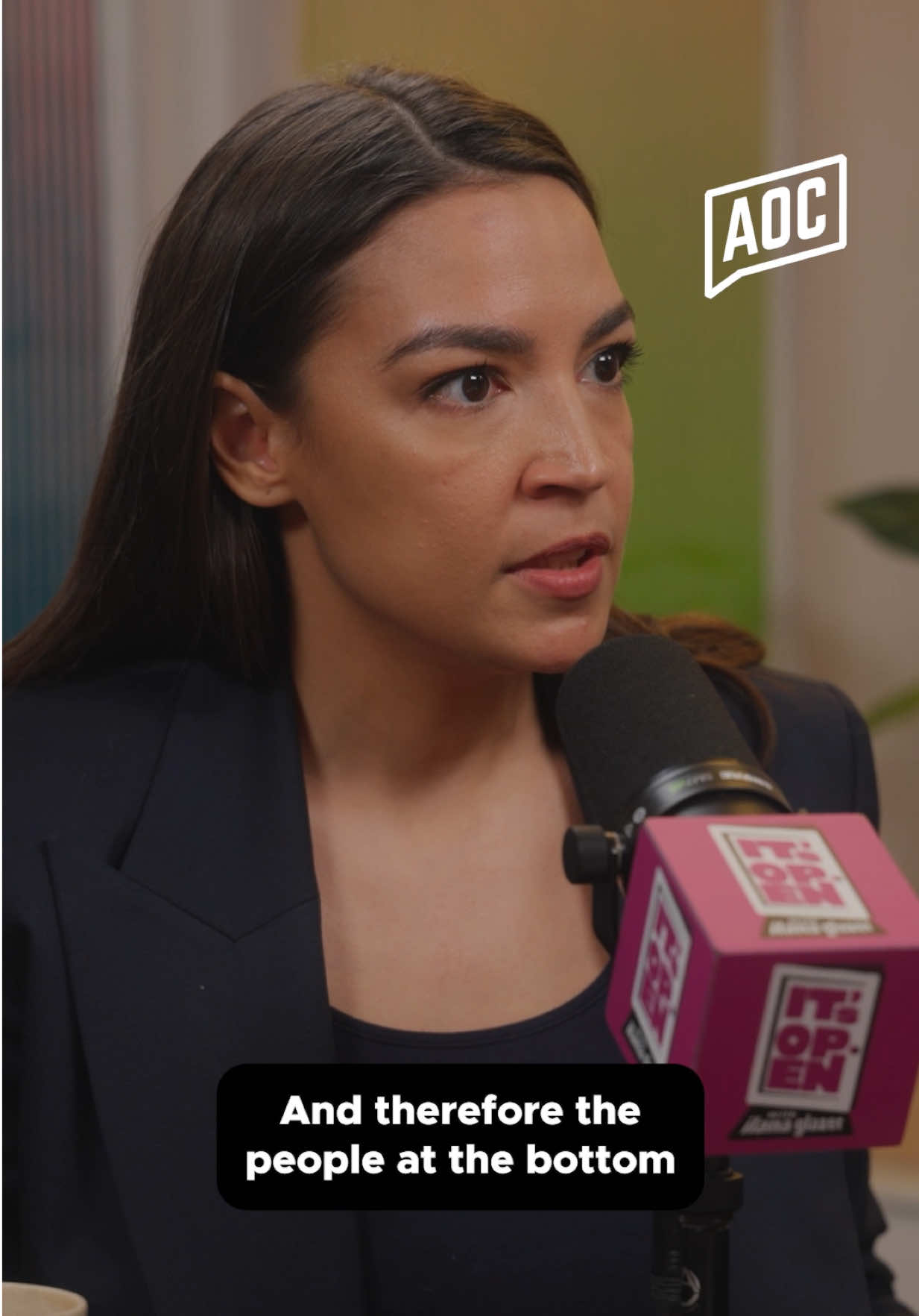 Alexandria Ocasio-Cortez (@aoc) - Urlebird
