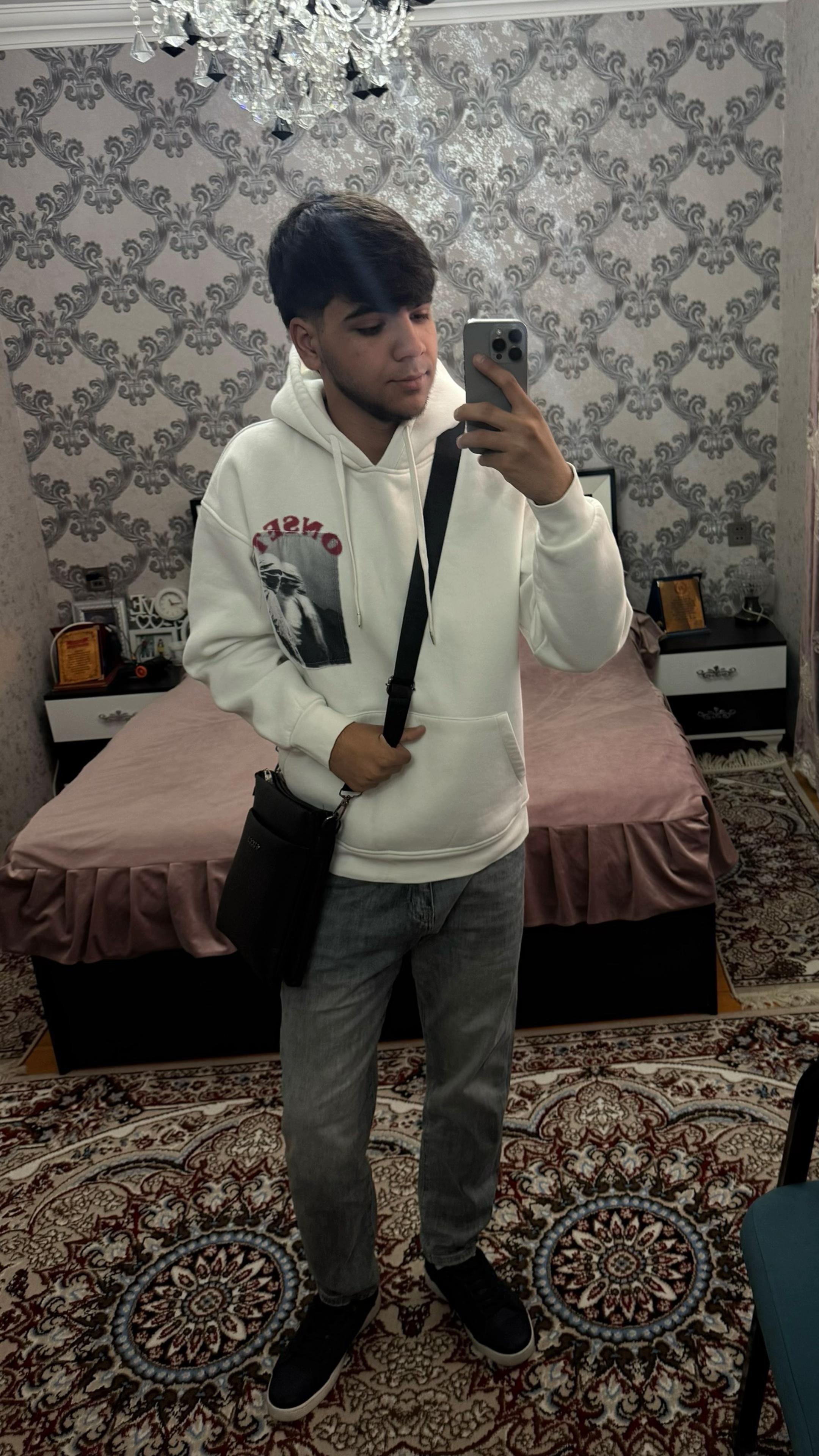 @￴