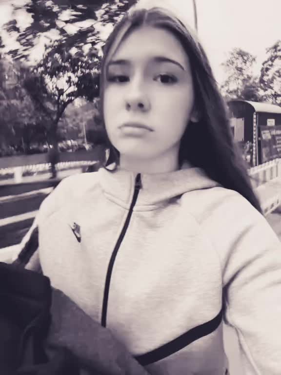 @🫐