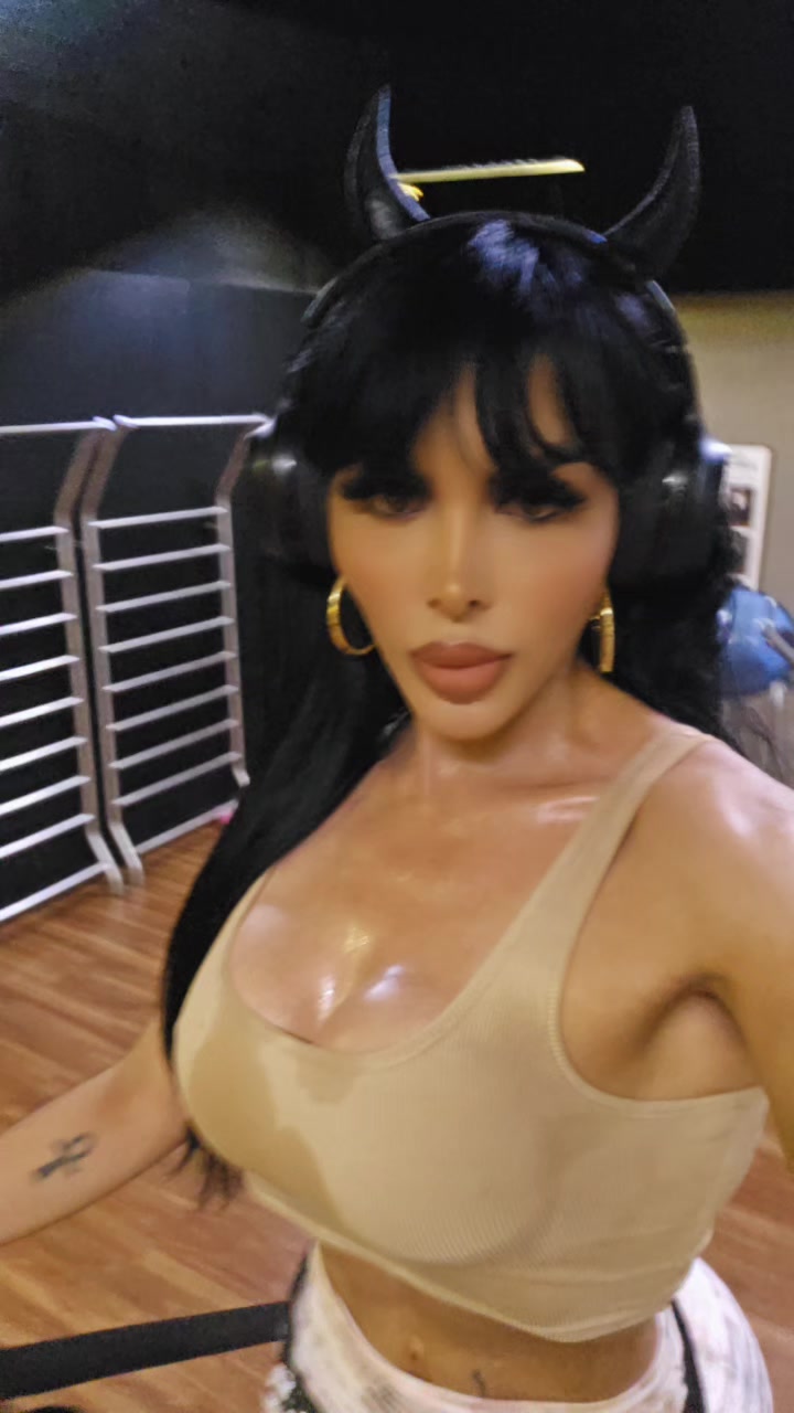 @renata anahi
