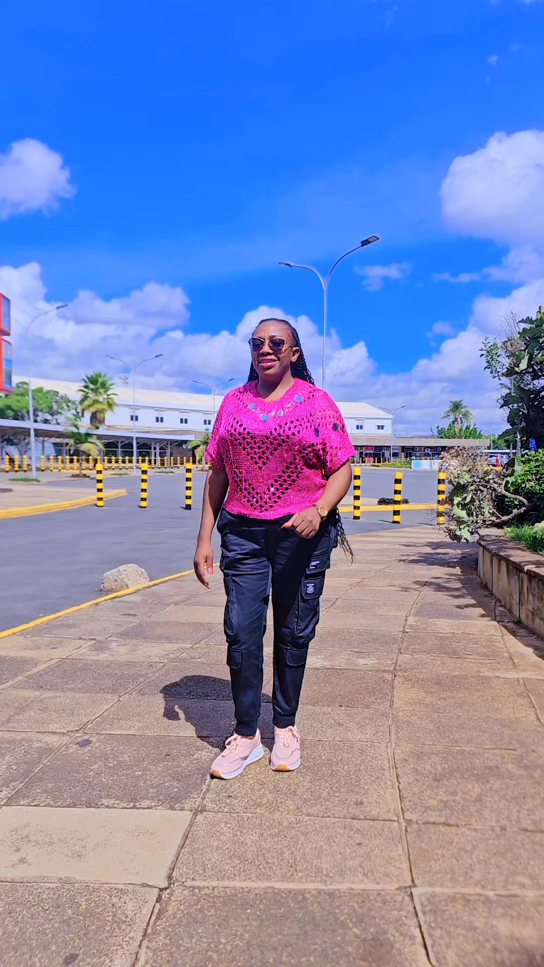 @LIzz Wangui