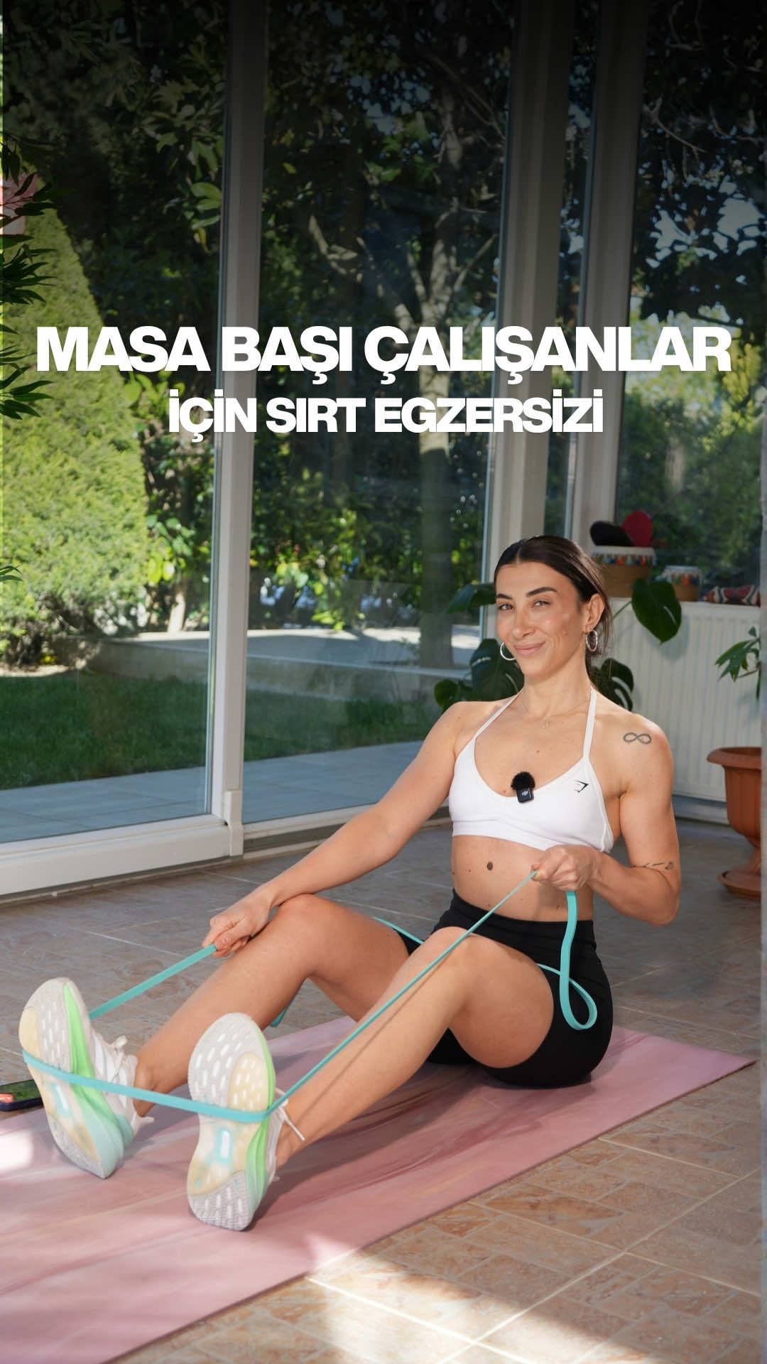 @Melis &Ouml;zel K&uuml;lahlı