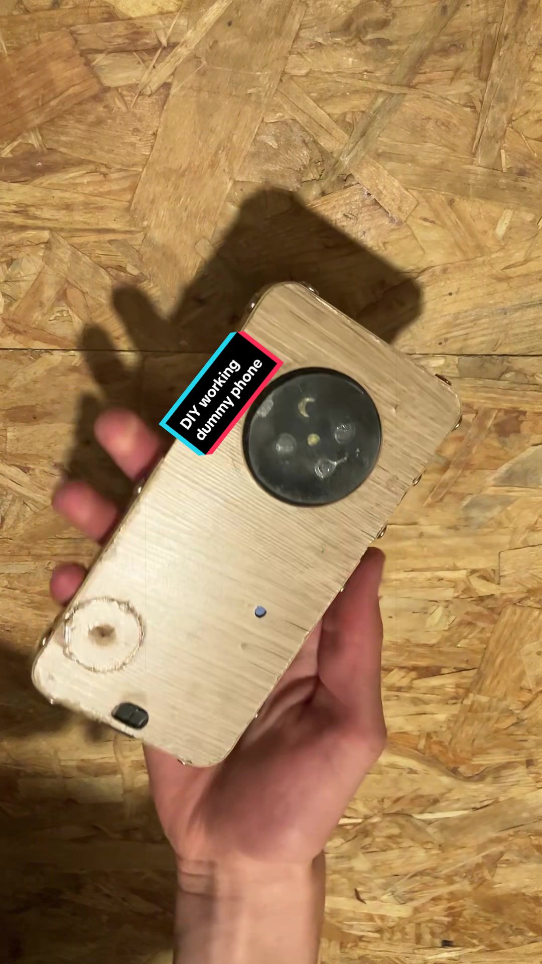 @𝚠𝚞𝚔𝚊𝚕𝚏_𝚝𝚎𝚌𝚑  &copy;