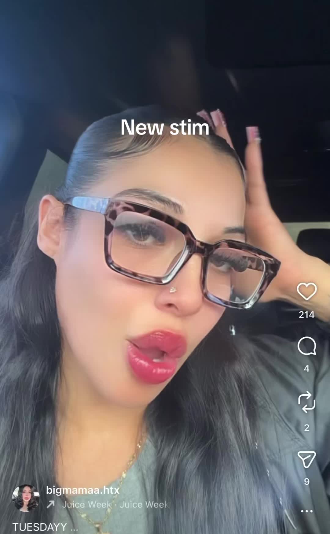 @Monicaa
