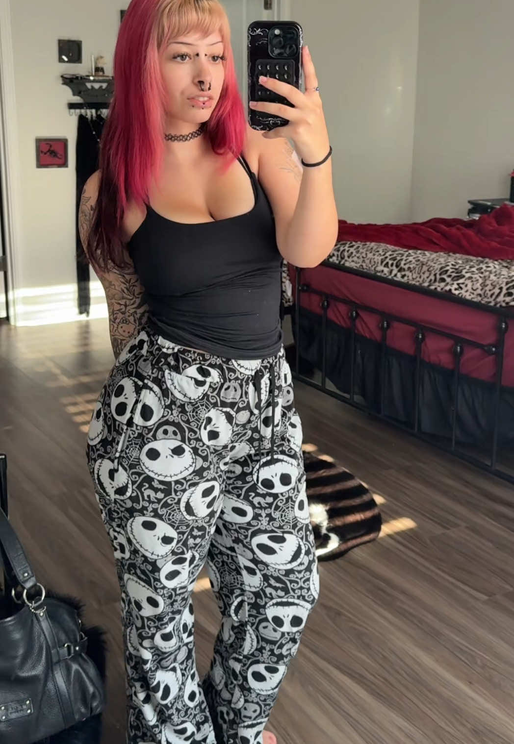 @JaneSpookyHot